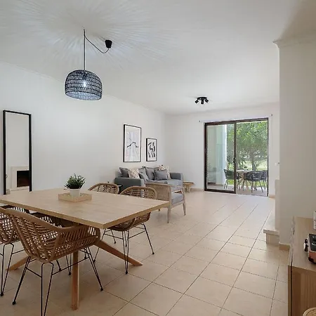 Apartment Dream 2bdr W/pool By Lovelystay