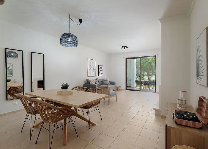 아파트 Dream 2bdr W/pool By Lovelystay