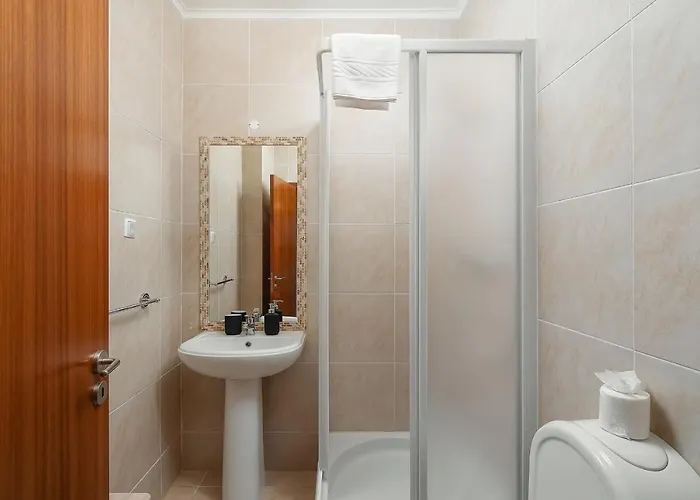 Dream 2bdr W/pool By Lovelystay 알보르